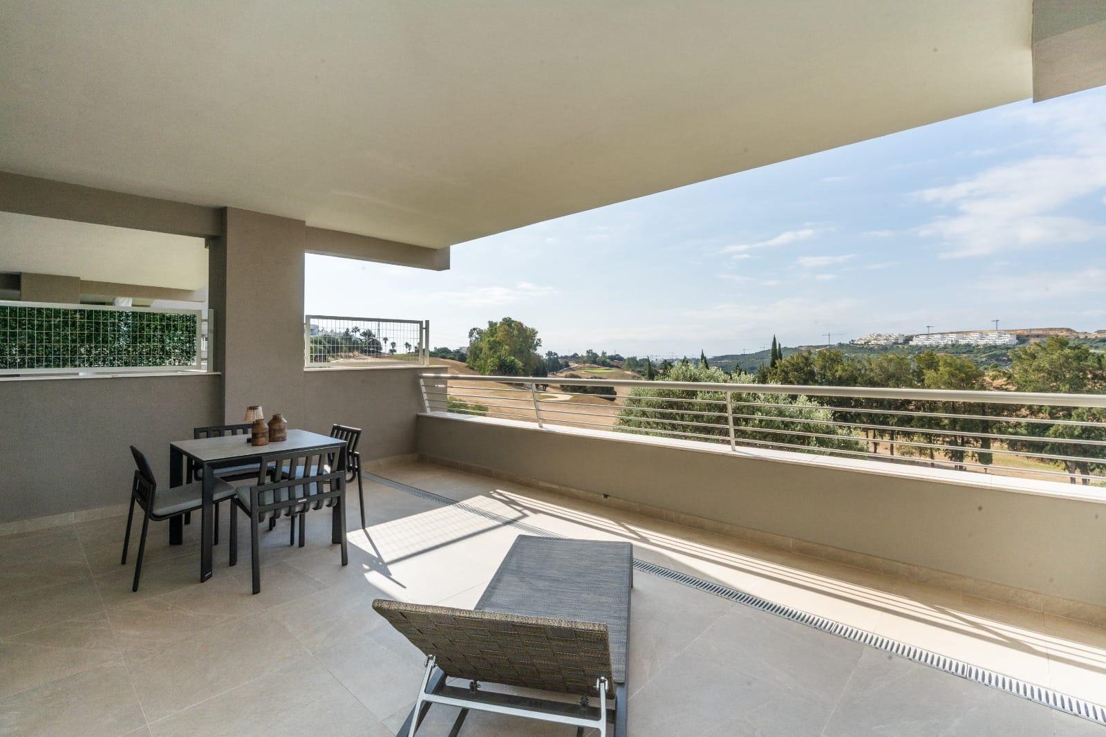 Imagen 1 Apartamento en venta en Estepona / Estepona Golf, Estepona, Malaga