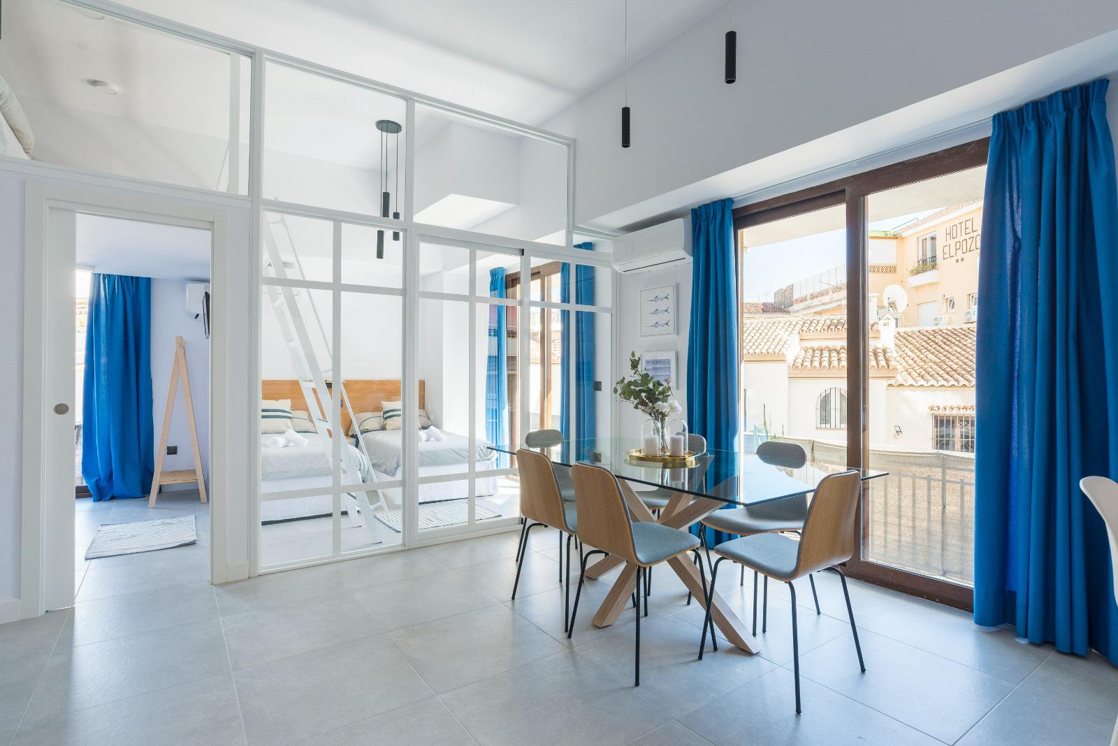 Imagen 4 Apartamento en venta en Torremolinos / A 800 metros del mar de la playa del Lido