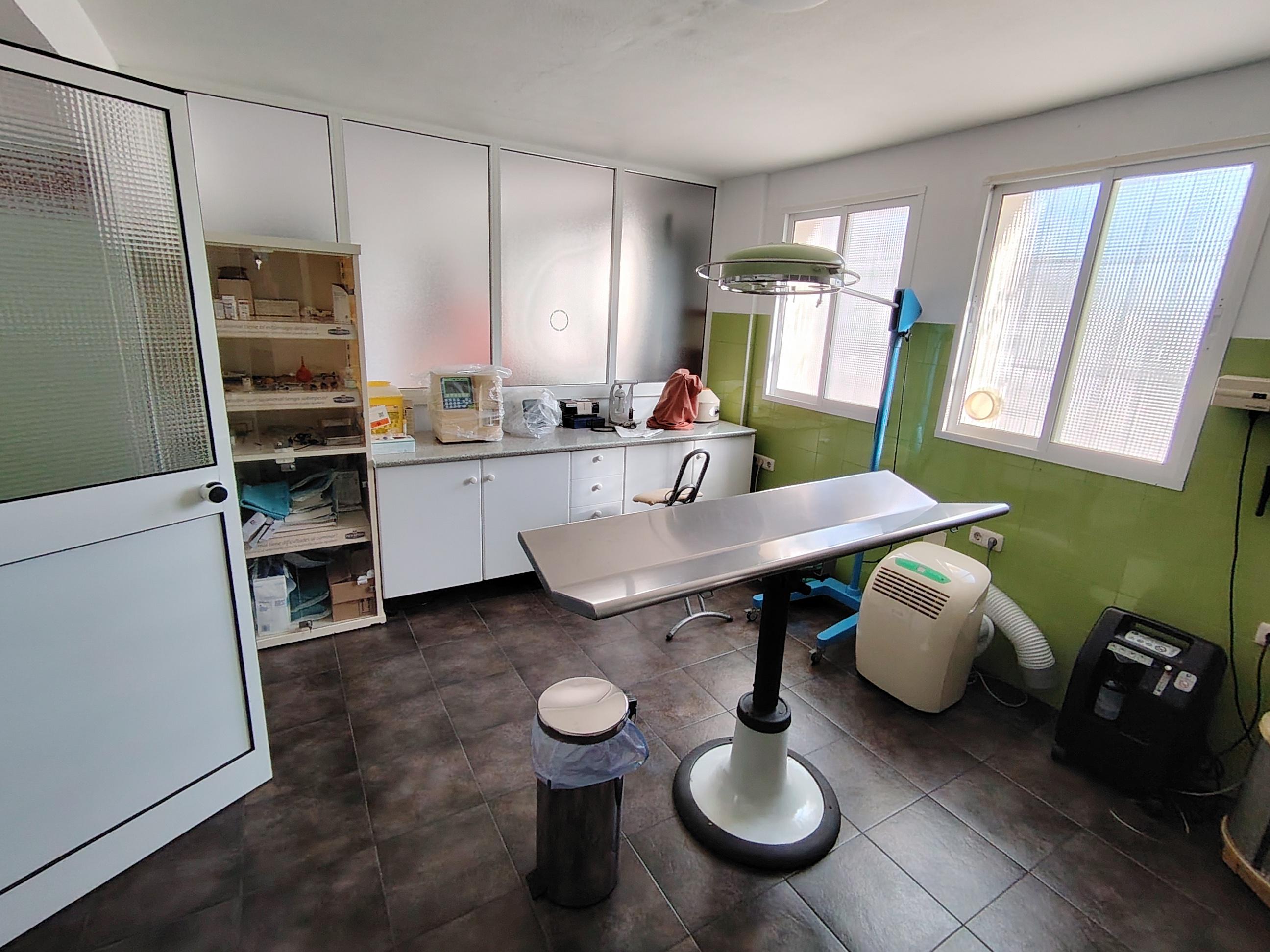 Imagen 10 Local Comercial en venta en Benalmádena / En el centro de Arroyo de la Miel.