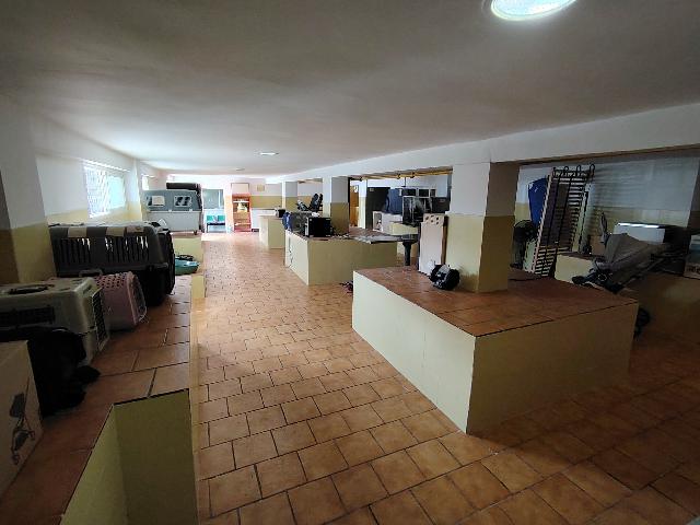 Imagen 2 Inmueble 306582 - Local Comercial en venta en Benalmádena / En el centro de Arroyo de la Miel.