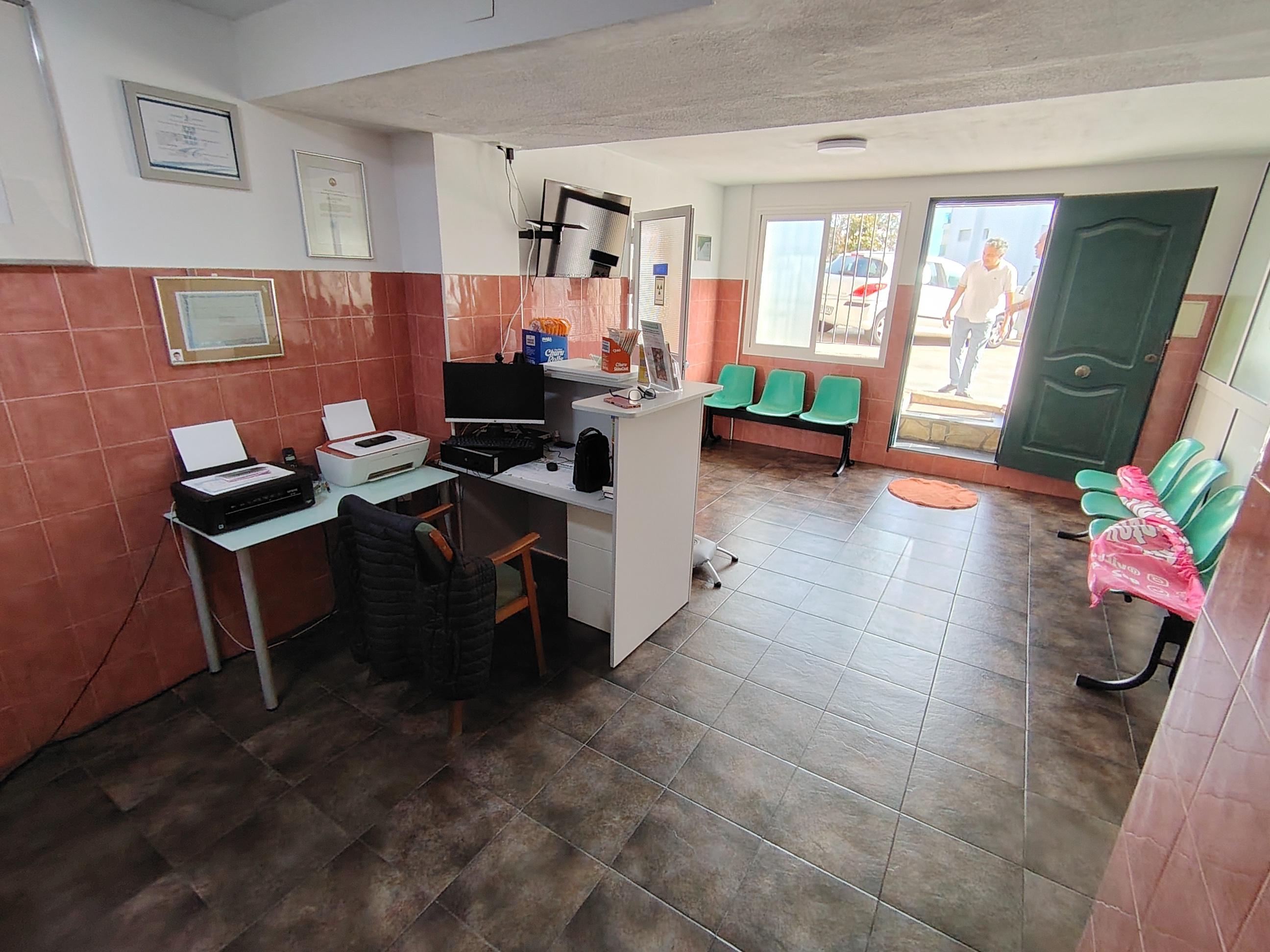 Imagen 16 Local Comercial en venta en Benalmádena / En el centro de Arroyo de la Miel.