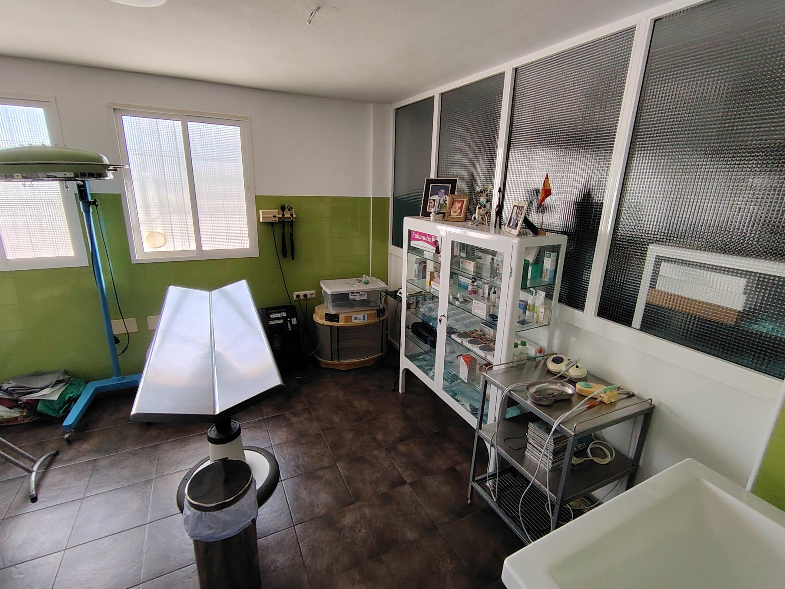 Imagen 17 Local Comercial en venta en Benalmádena / En el centro de Arroyo de la Miel.