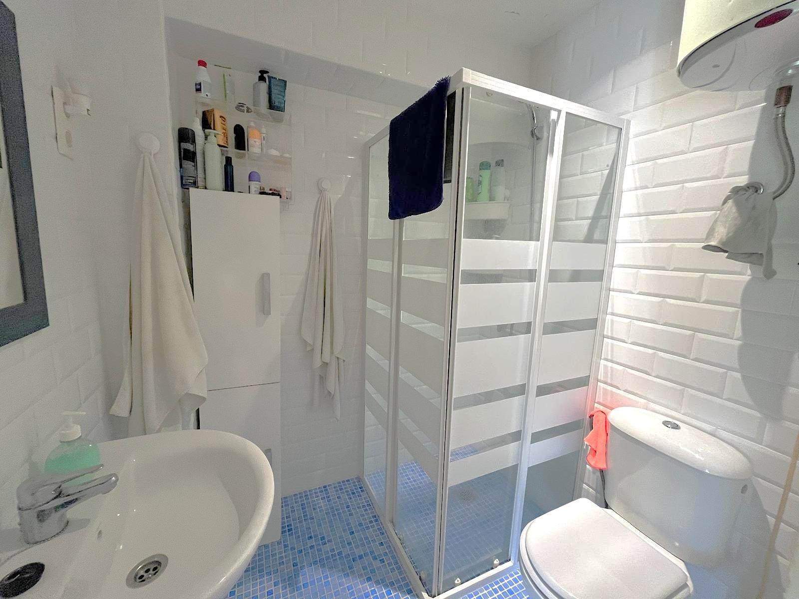 Imagen 13 Local Comercial en venta en Benalmádena / En el centro de Arroyo de la Miel.