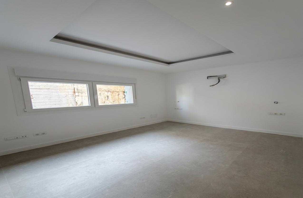 Imagen 8 Apartamento en venta en Benalmádena / A 100 metros de playa La Carihuela 