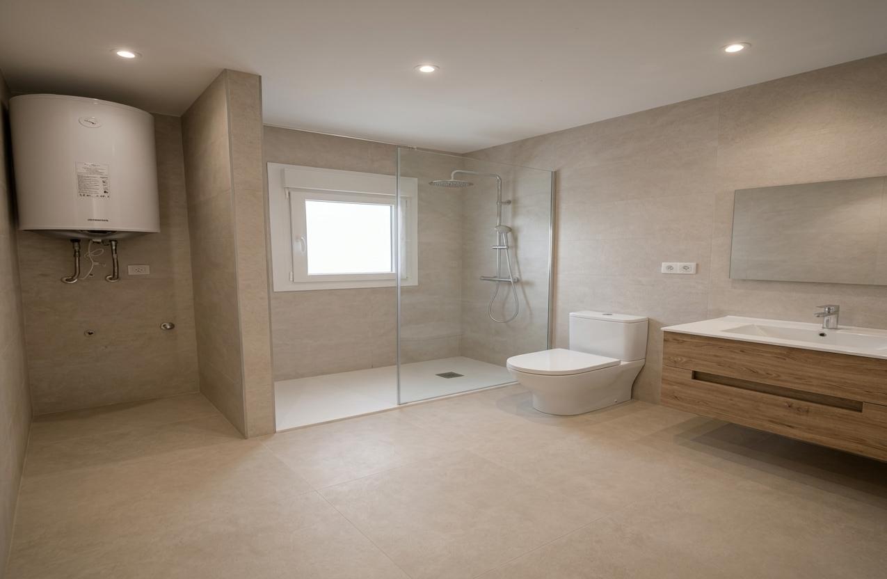 Imagen 9 Apartamento en venta en Benalmádena / A 100 metros de playa La Carihuela 