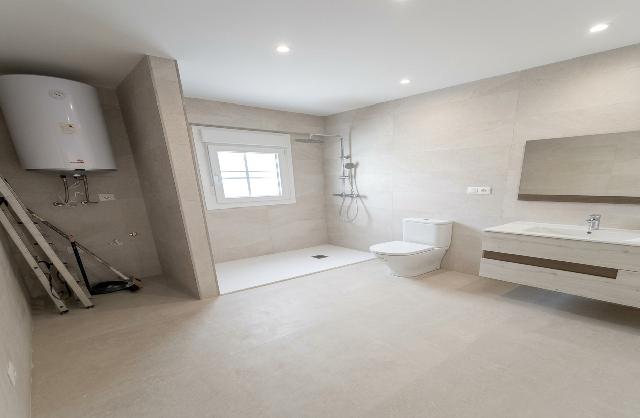 Imagen 10 Inmueble 306720 - Apartamento en venta en Benalmádena / A 100 metros de playa La Carihuela 