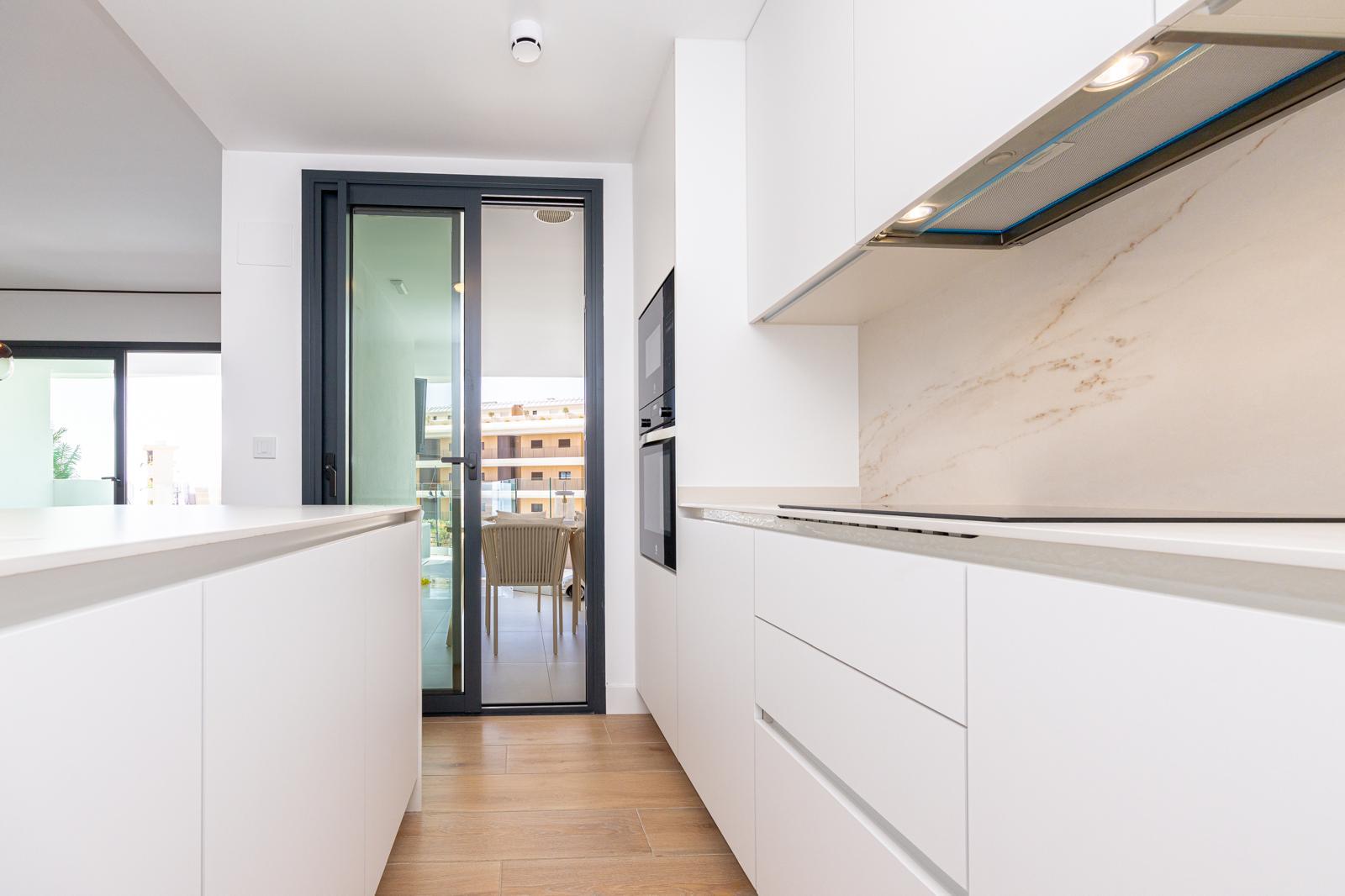 Imagen 12 Apartamento en venta en Fuengirola / En el Higueron Lomas 2, sobre avenida Fuengirola
