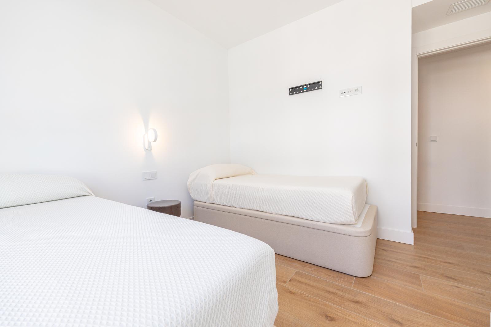 Imagen 18 Apartamento en venta en Fuengirola / En el Higueron Lomas 2, sobre avenida Fuengirola