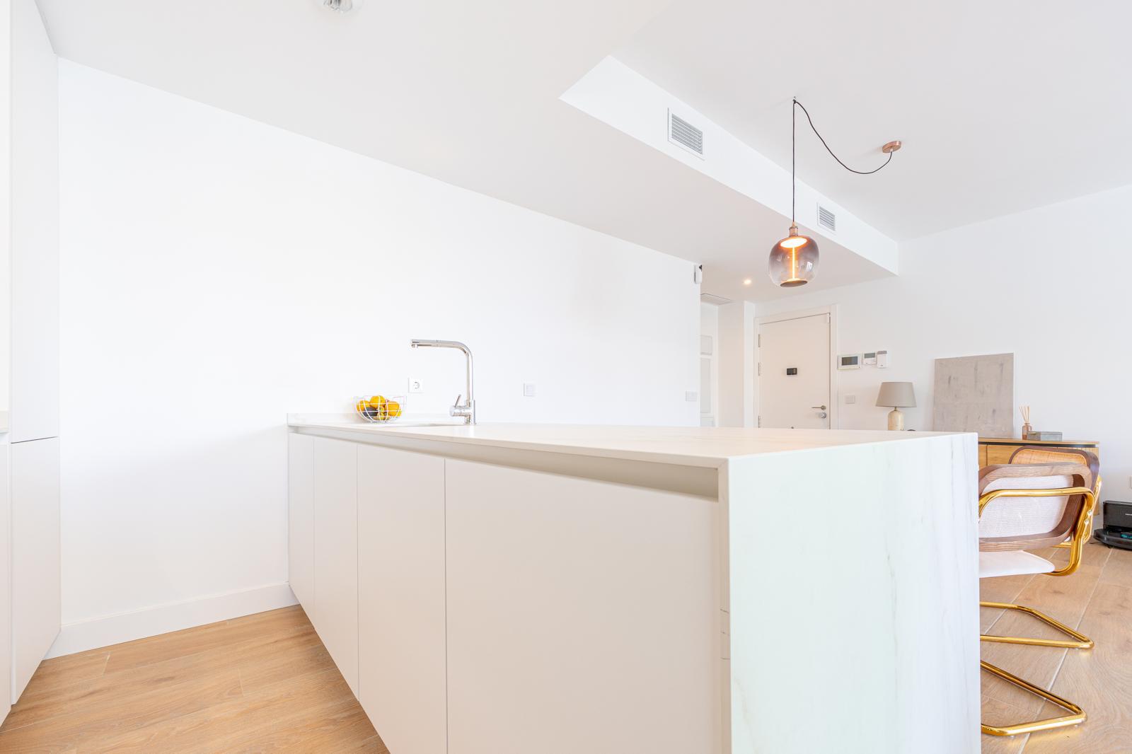Imagen 14 Apartamento en venta en Fuengirola / En el Higueron Lomas 2, sobre avenida Fuengirola