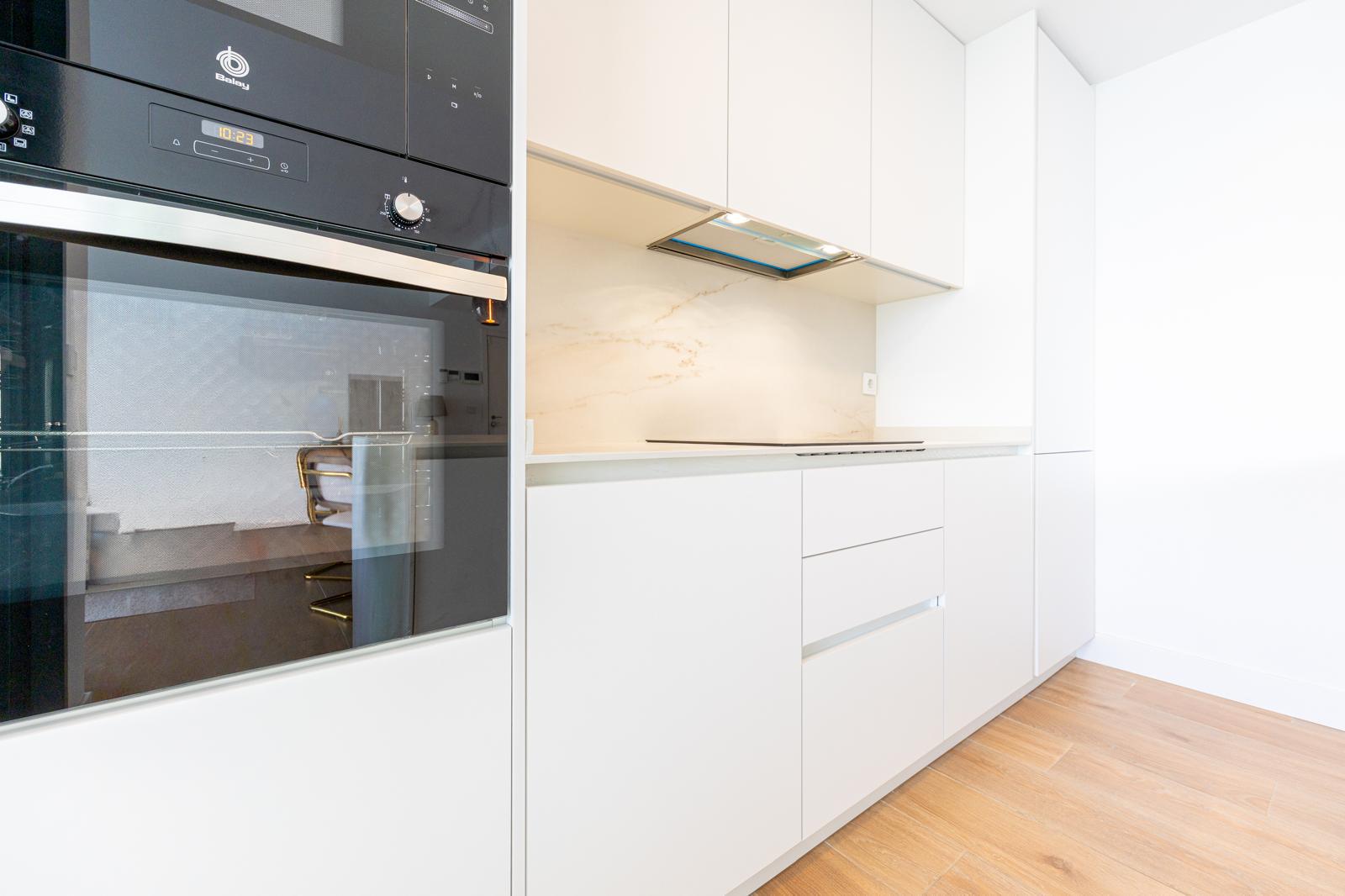Imagen 13 Apartamento en venta en Fuengirola / En el Higueron Lomas 2, sobre avenida Fuengirola