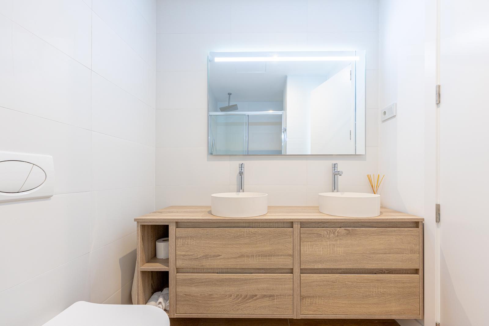 Imagen 25 Apartamento en venta en Fuengirola / En el Higueron Lomas 2, sobre avenida Fuengirola