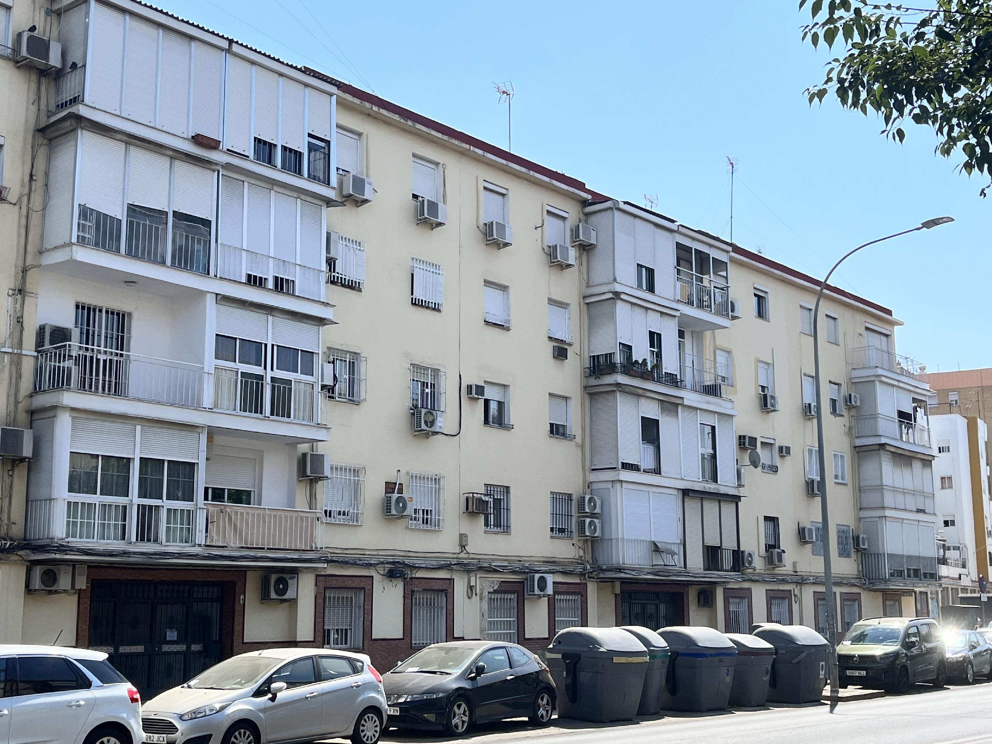 Imagen 2 Piso en venta en Sevilla / Cerca HopitaL Virgen Macarena