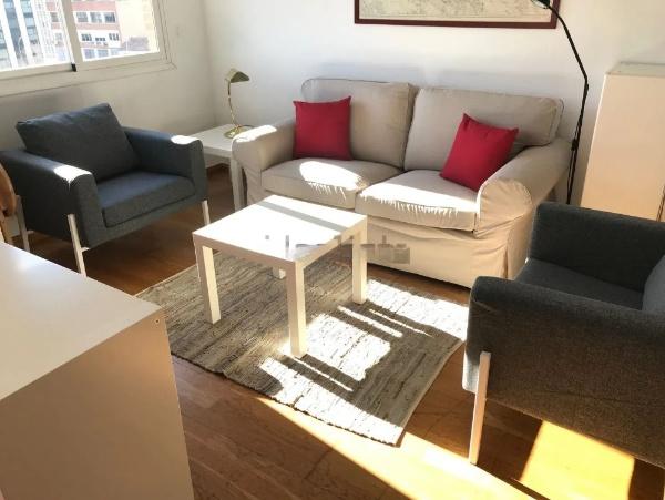 Imagen 1 Piso en venta en Madrid / Cerca al Metro Suanzes en Simancas, Madrid.