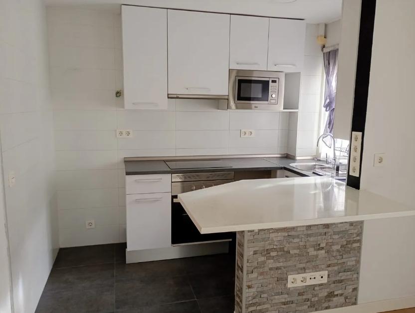 Imagen 3 Piso en venta en Madrid / A un paso metro de la estación La Elipa y Almudena