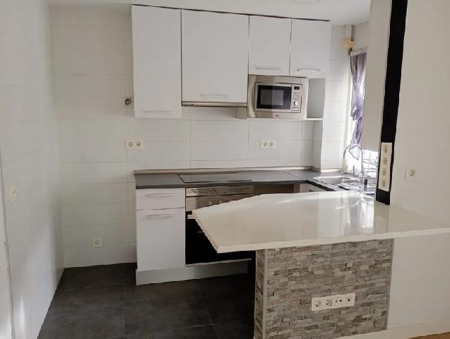 Imagen 3 Inmueble 304674 - Piso en venta en Madrid / A un paso metro de la estación La Elipa y Almudena