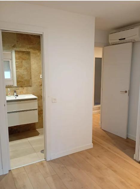 Imagen 9 Piso en venta en Madrid / A un paso metro de la estación La Elipa y Almudena