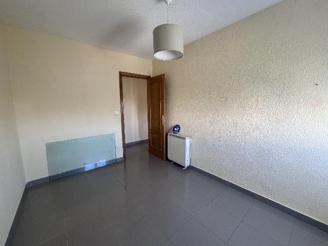 Imagen 7 Inmueble 303076 - Piso en venta en Madrid / A pocos minutos de la estación Puente Alcocer.