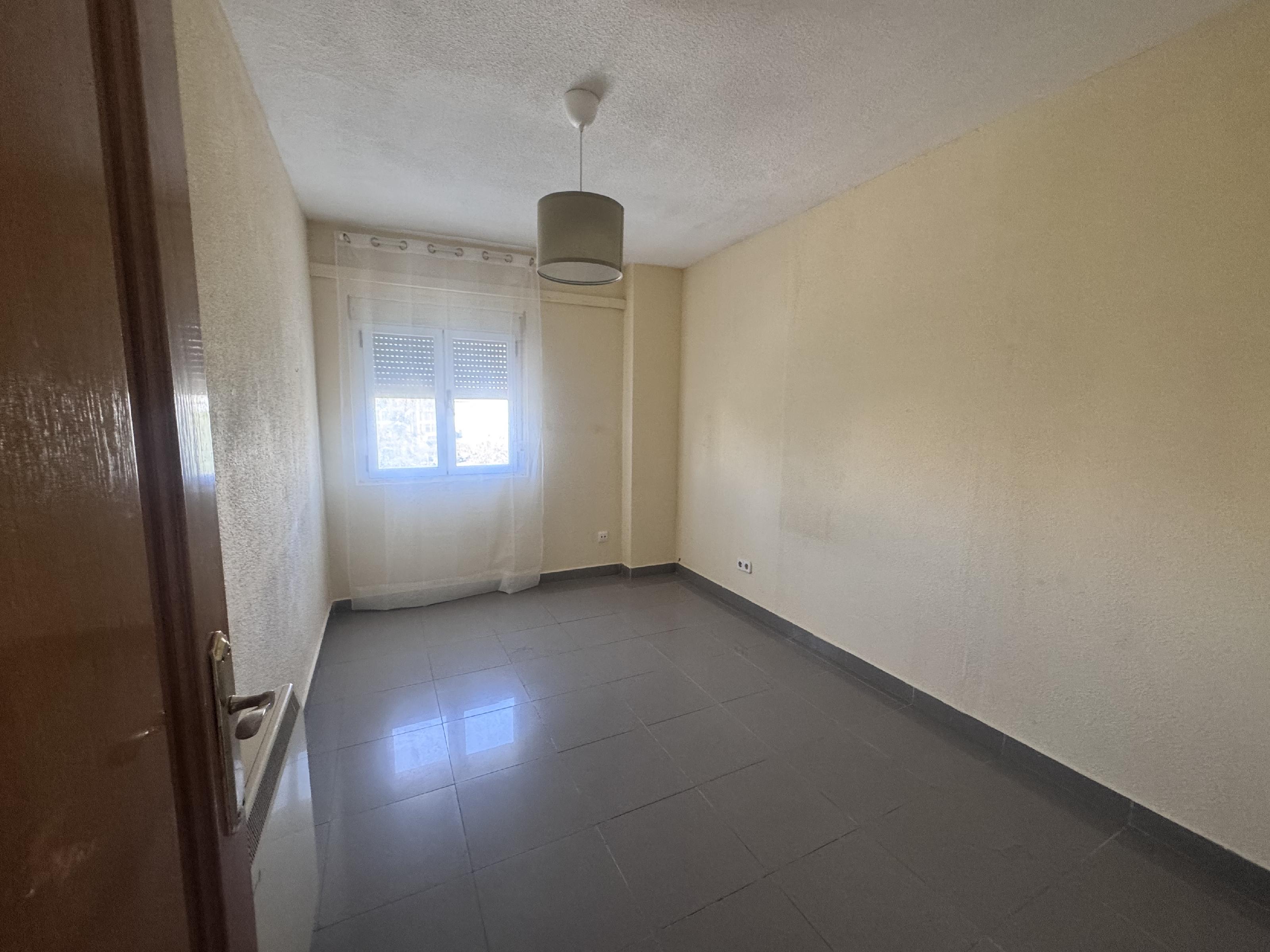 Imagen 9 Piso en venta en Madrid / A pocos minutos de la estación Puente Alcocer.