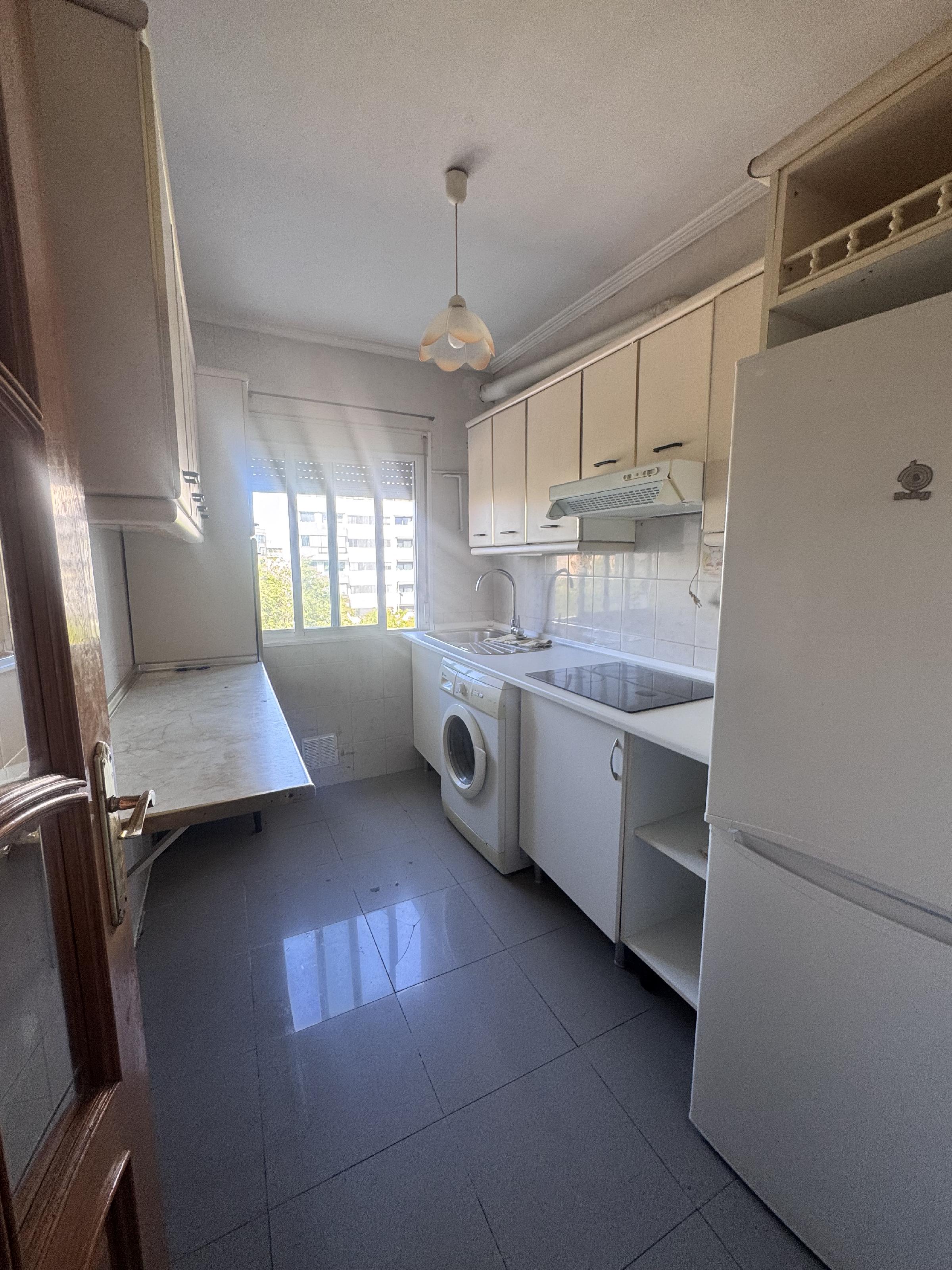 Imagen 5 Piso en venta en Madrid / A pocos minutos de la estación Puente Alcocer.