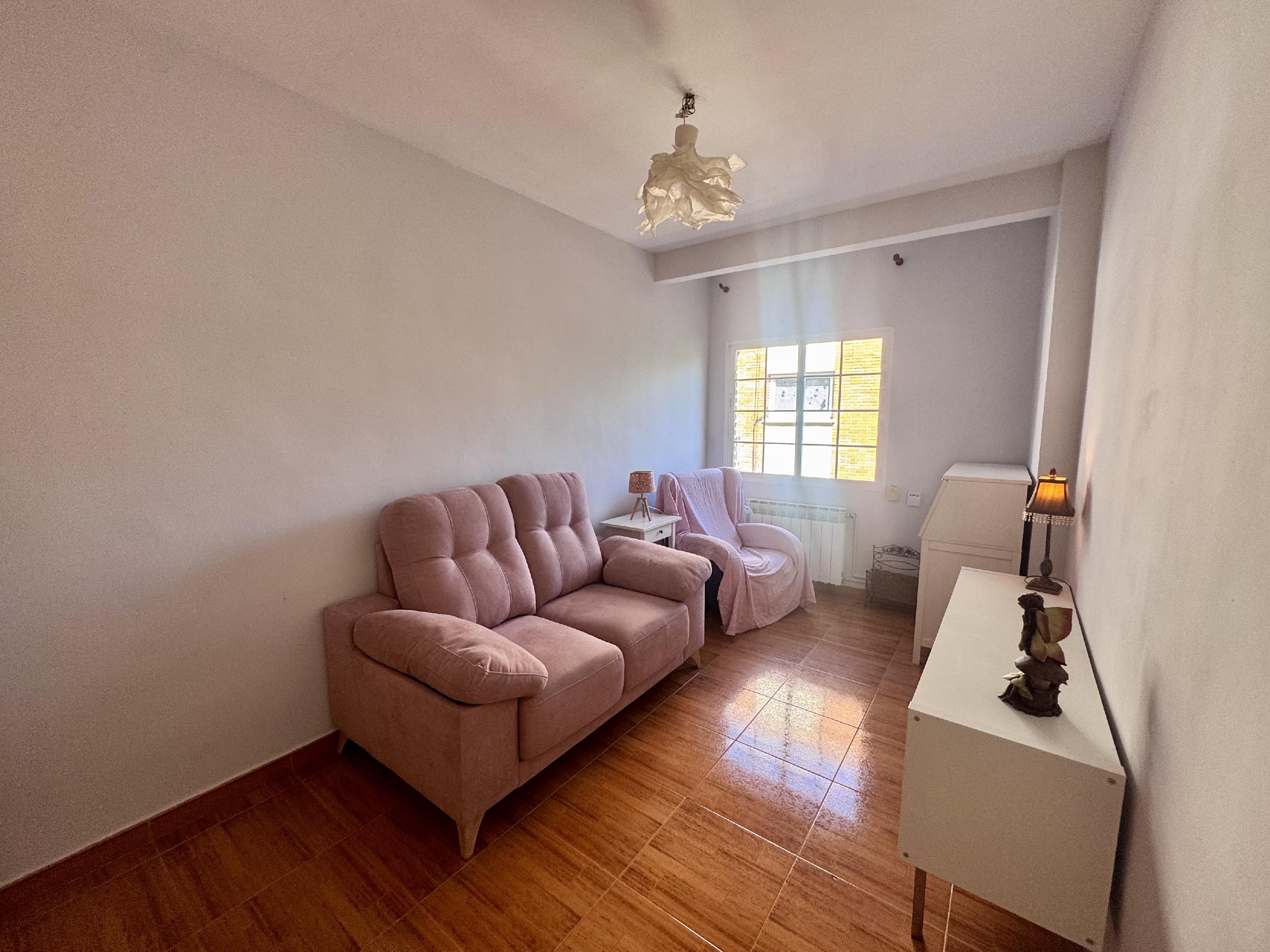 Imagen 1 Piso en venta en Madrid / Frente al metro de Abrantes.