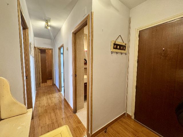 Imagen 11 Inmueble 303160 - Piso en venta en Madrid / Frente al metro de Abrantes.