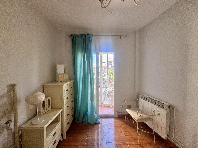 Imagen 8 Inmueble 303160 - Piso en venta en Madrid / Frente al metro de Abrantes.