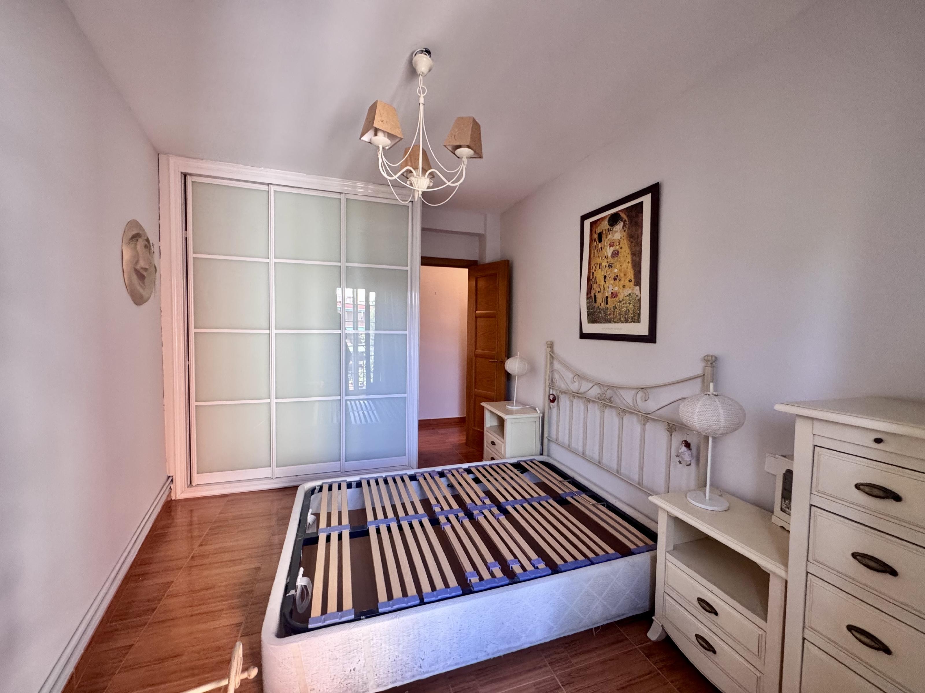 Imagen 10 Piso en venta en Madrid / Frente al metro de Abrantes.