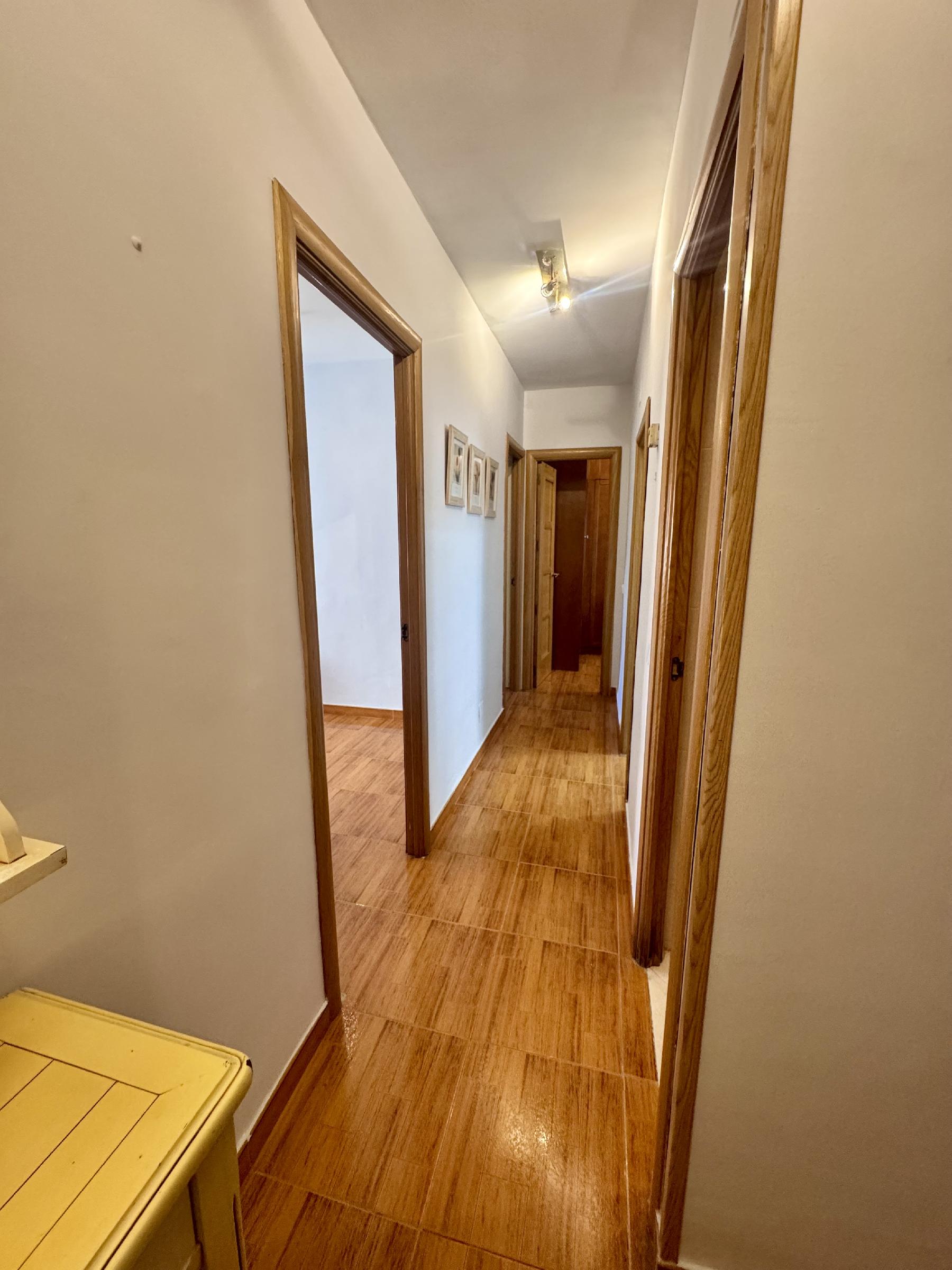 Imagen 12 Piso en venta en Madrid / Frente al metro de Abrantes.