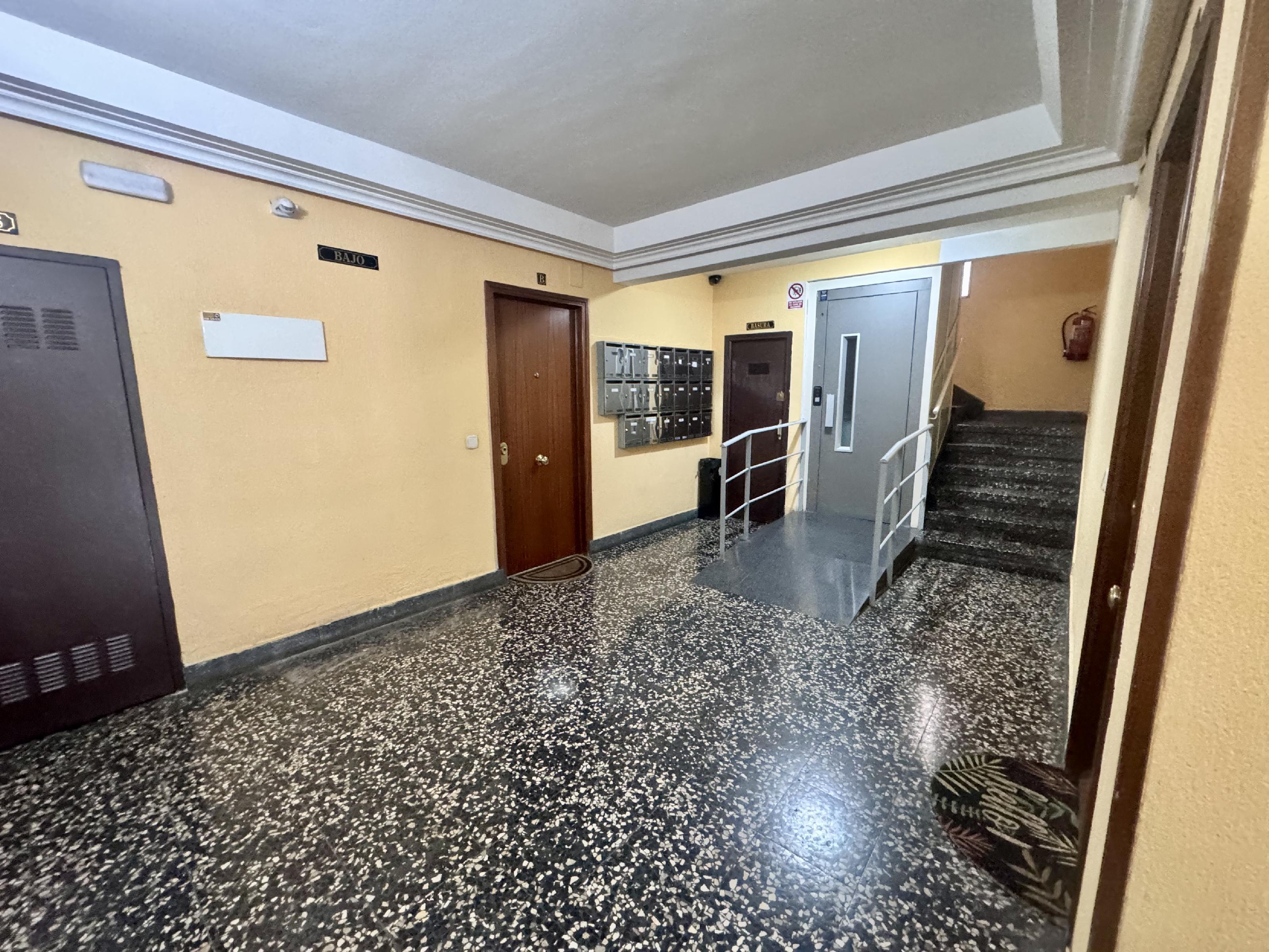 Imagen 16 Piso en venta en Madrid / Frente al metro de Abrantes.