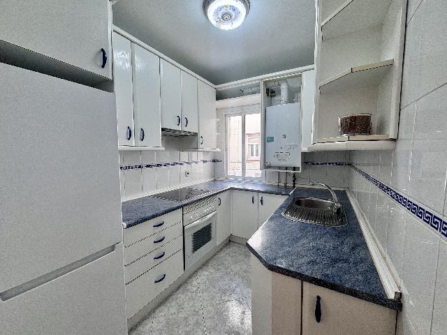Imagen 3 Inmueble 303160 - Piso en venta en Madrid / Frente al metro de Abrantes.