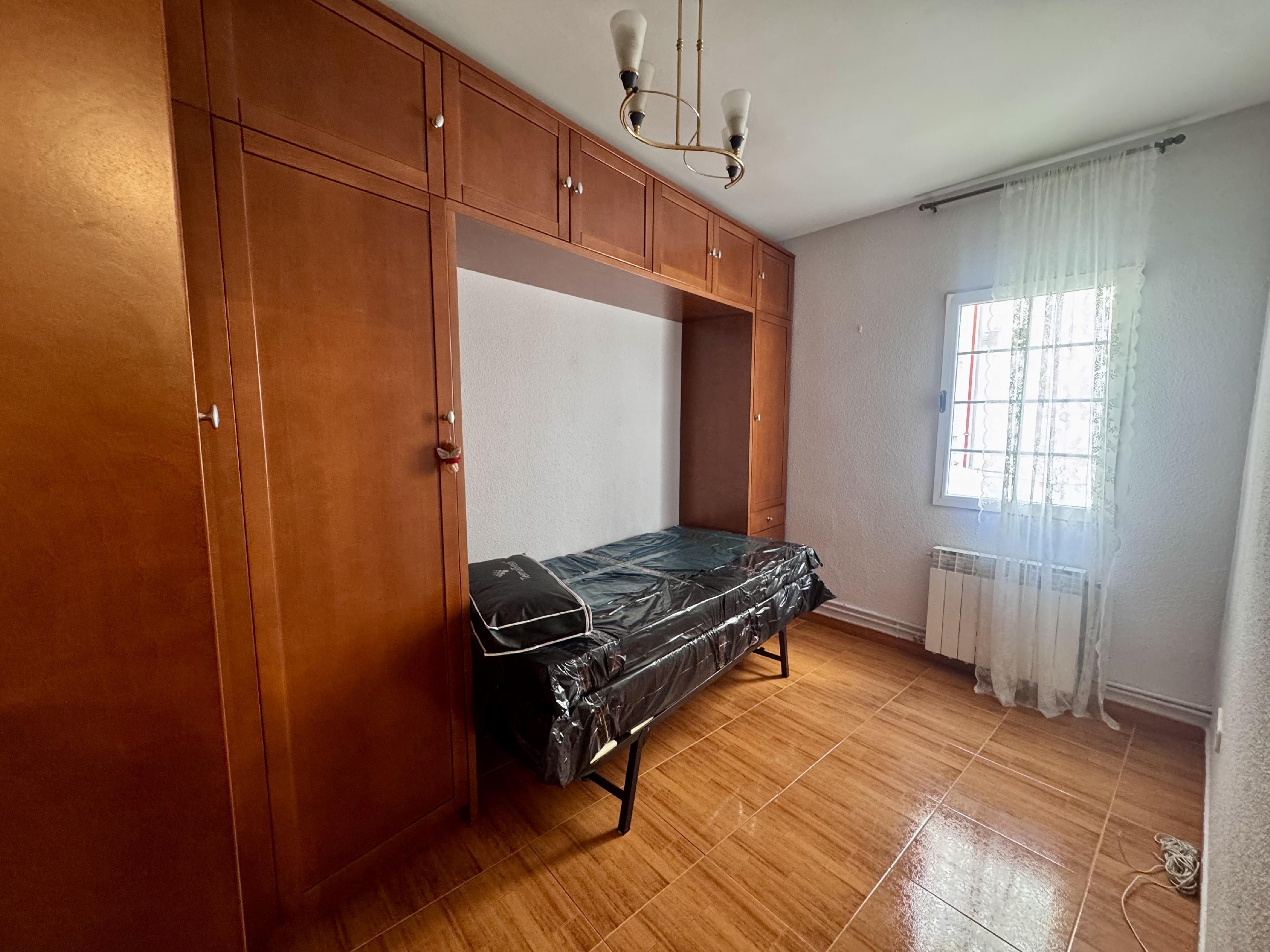 Imagen 5 Piso en venta en Madrid / Frente al metro de Abrantes.