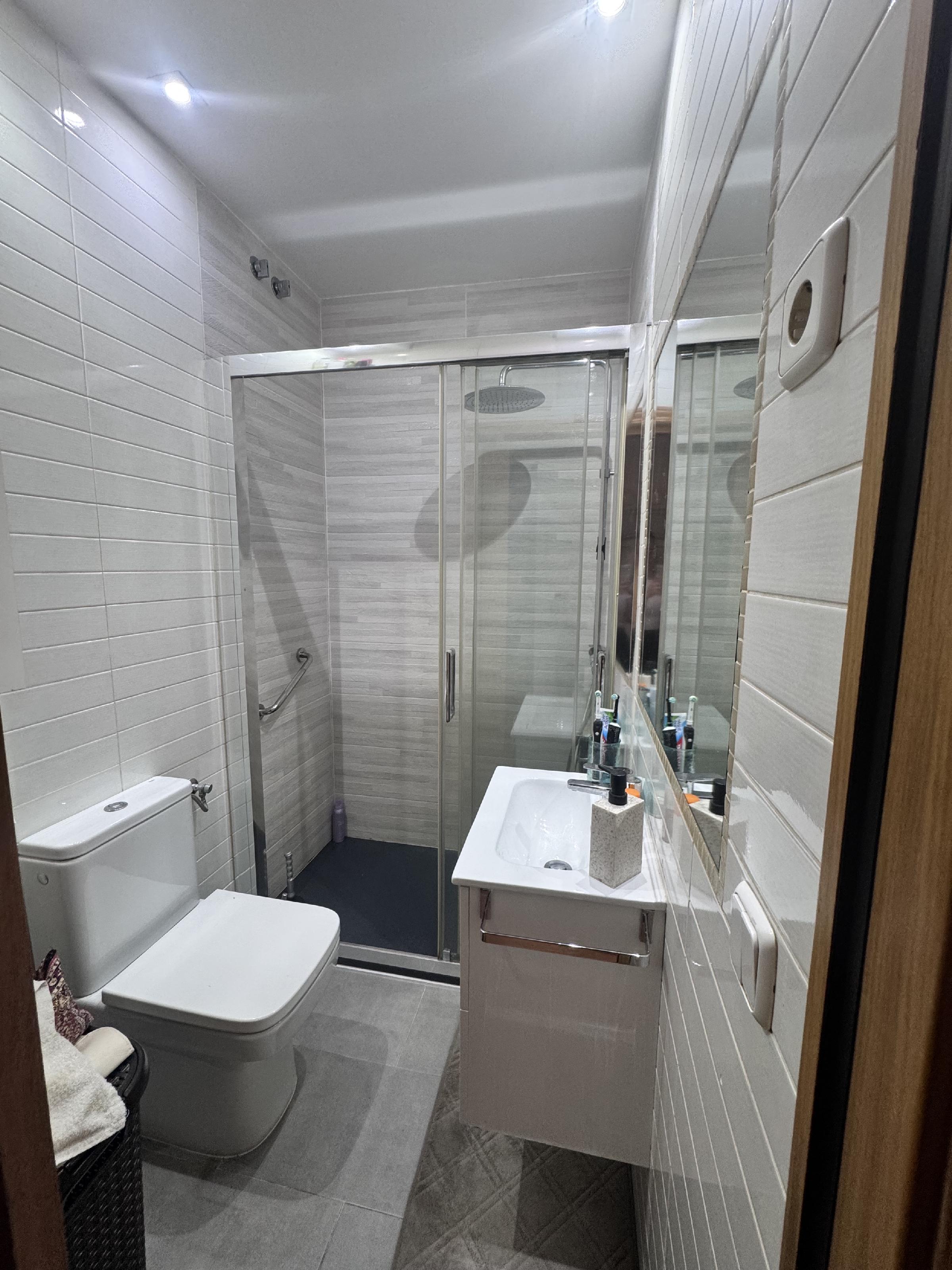 Imagen 8 Piso en venta en Madrid / Junto a la Plaza de San Anacleto.