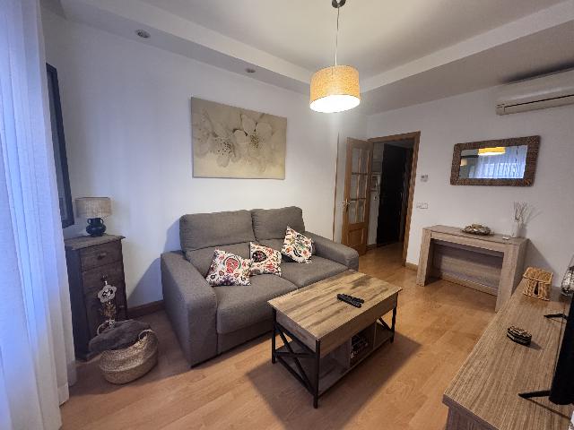 Imagen 1 Inmueble 304121 - Piso en venta en Madrid / Junto a la Plaza de San Anacleto.