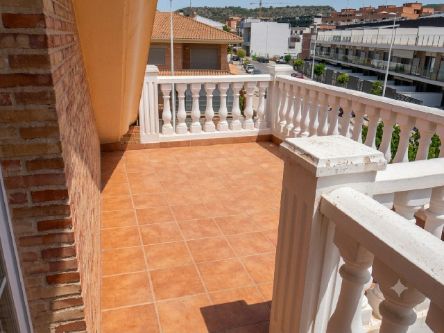 Imagen 34 Inmueble 304237 - Casa Pareada en venta en Sagunto/sagunt / Junto al Pabellón René Marigil y el Centro Médico.