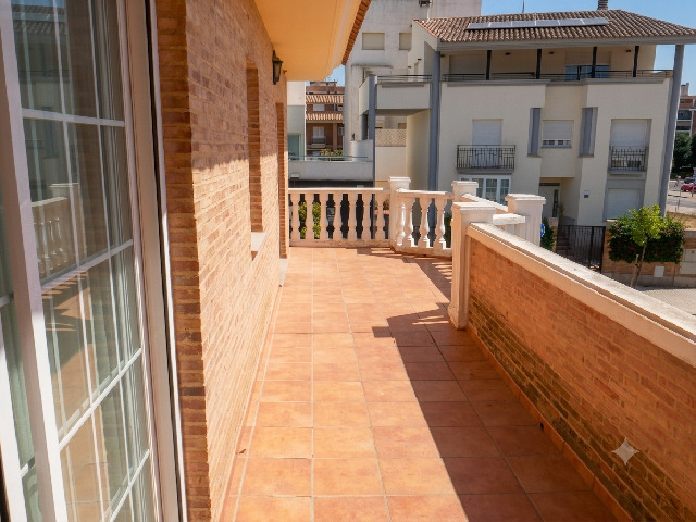 Imagen 26 Inmueble 304237 - Casa Pareada en venta en Sagunto/sagunt / Junto al Pabellón René Marigil y el Centro Médico.
