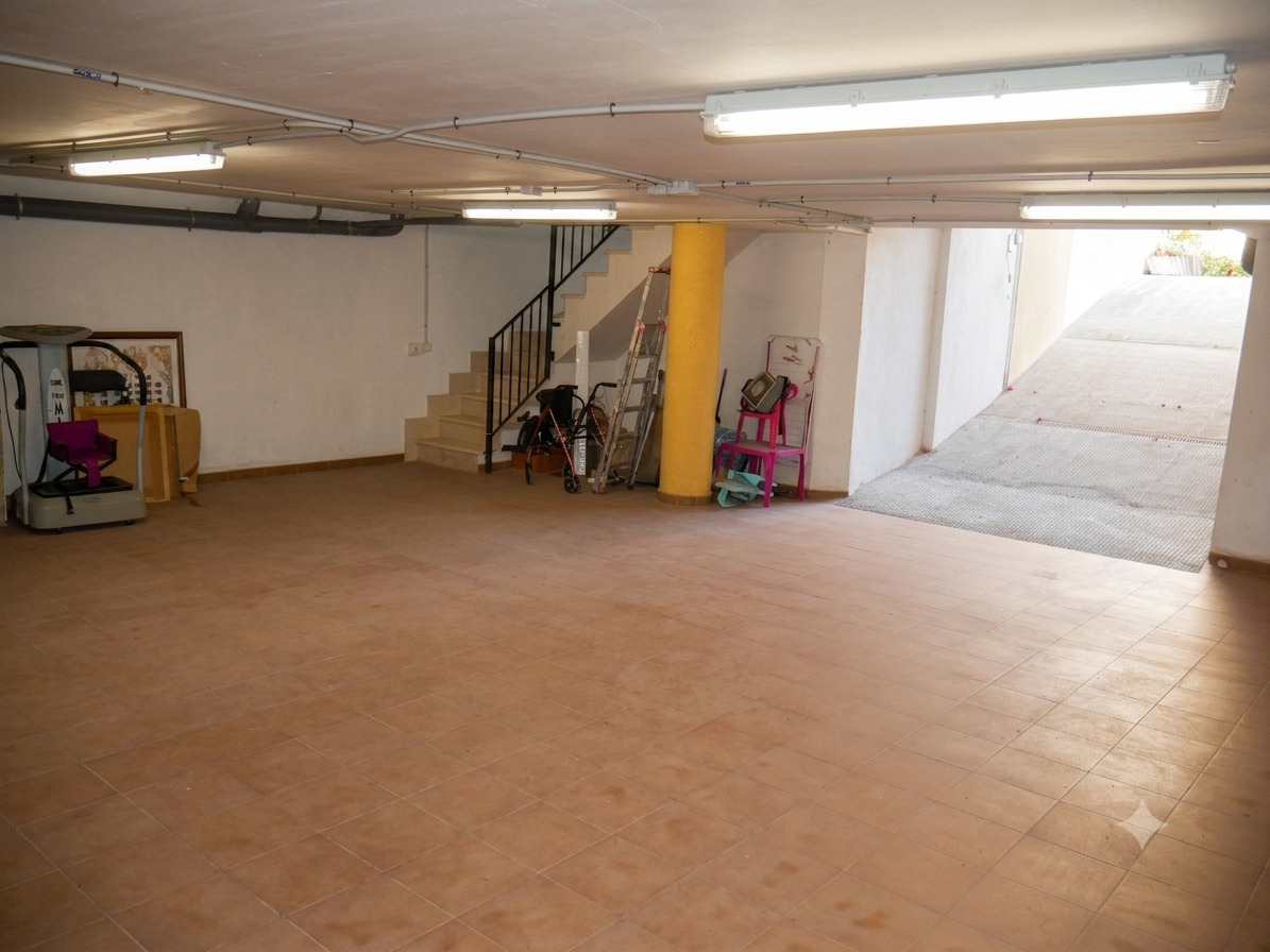Imagen 40 Casa Pareada en venta en Sagunto/sagunt / Junto al Pabellón René Marigil y el Centro Médico.