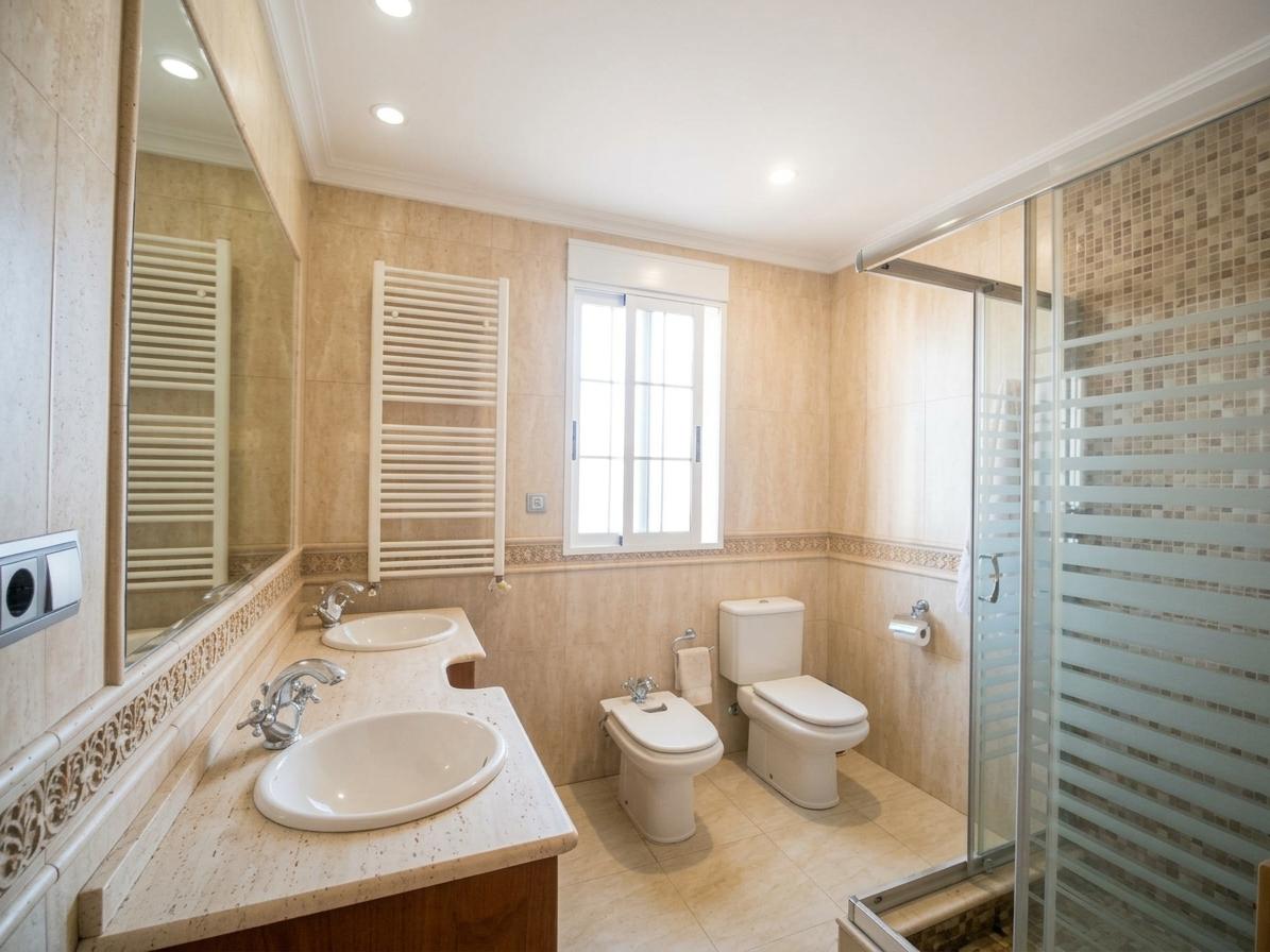 Imagen 17 Casa Pareada en venta en Sagunto/sagunt / Junto al Pabellón René Marigil y el Centro Médico.