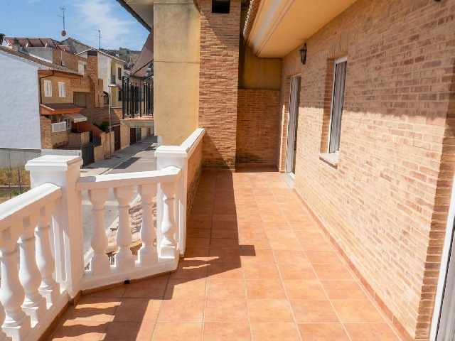 Imagen 25 Inmueble 304237 - Casa Pareada en venta en Sagunto/sagunt / Junto al Pabellón René Marigil y el Centro Médico.