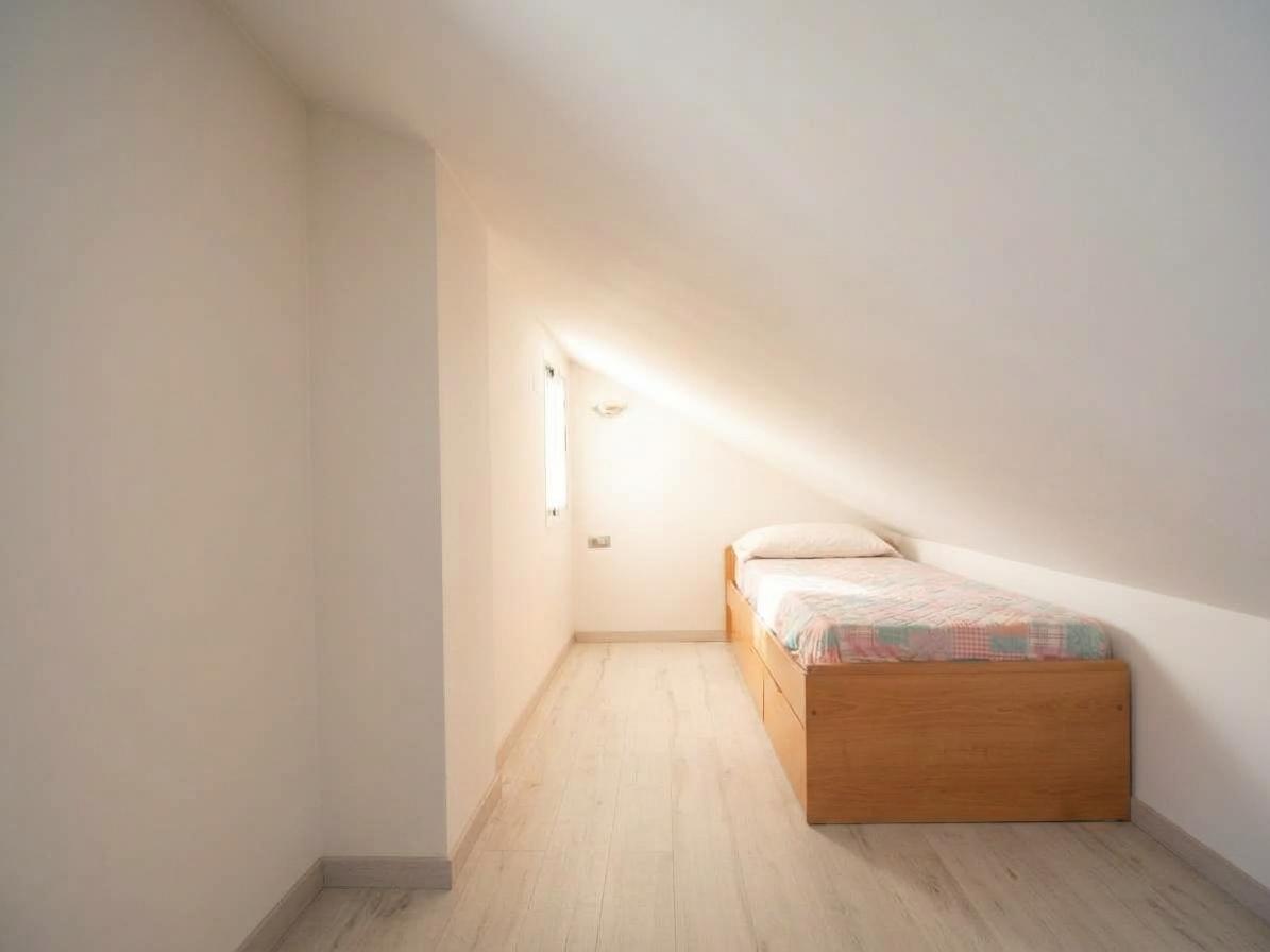 Imagen 28 Casa Pareada en venta en Sagunto/sagunt / Junto al Pabellón René Marigil y el Centro Médico.