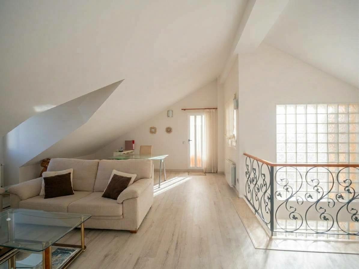 Imagen 29 Casa Pareada en venta en Sagunto/sagunt / Junto al Pabellón René Marigil y el Centro Médico.