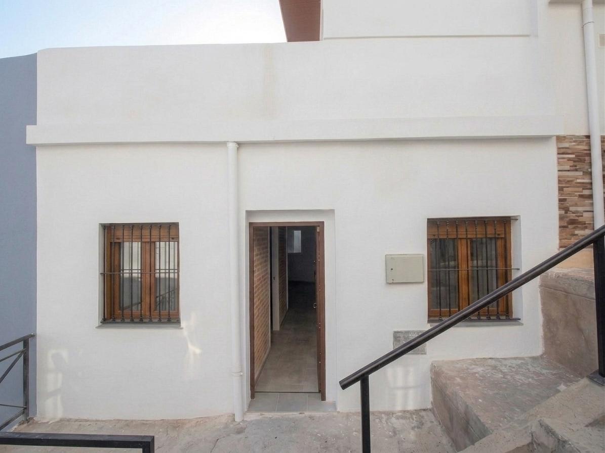 Imagen 1 Casa Pareada en venta en Sagunto/sagunt / Barrio Juderia. Al pie del castillo.