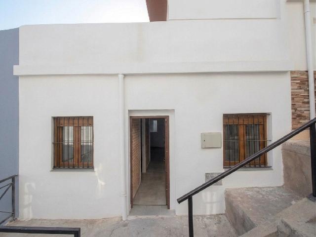 Imagen 1 Inmueble 305270 - Casa Pareada en venta en Sagunto/sagunt / Barrio Juderia. Al pie del castillo.