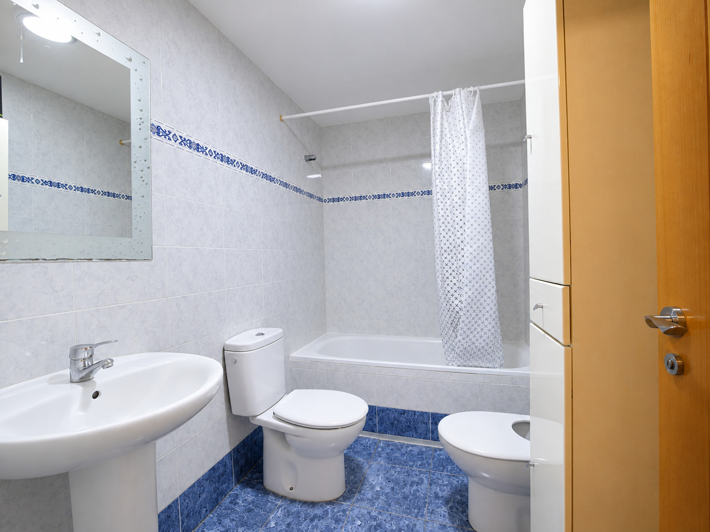 Imagen 22 Planta Baja en venta en Sagunto/sagunt / Junto Avenida 3 de Abril y la Plaza Ibérica.