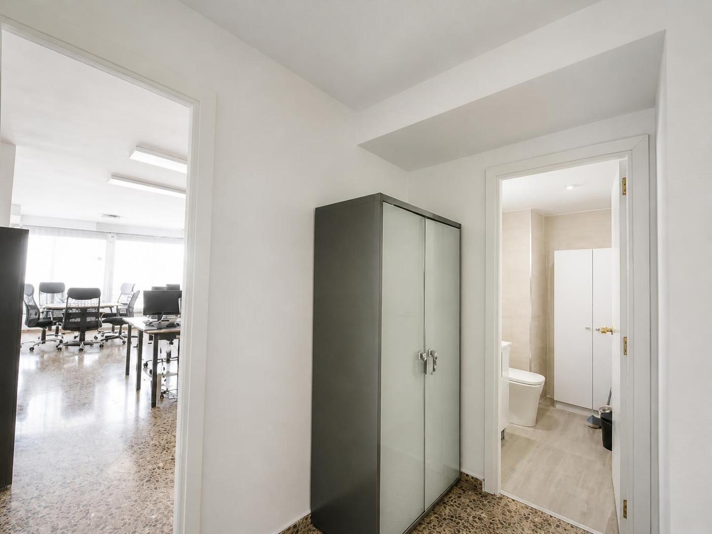 Imagen 8 Oficina Comercial en venta en Vall D´uixó La / En plena avenida Jaime I el conqueridor.