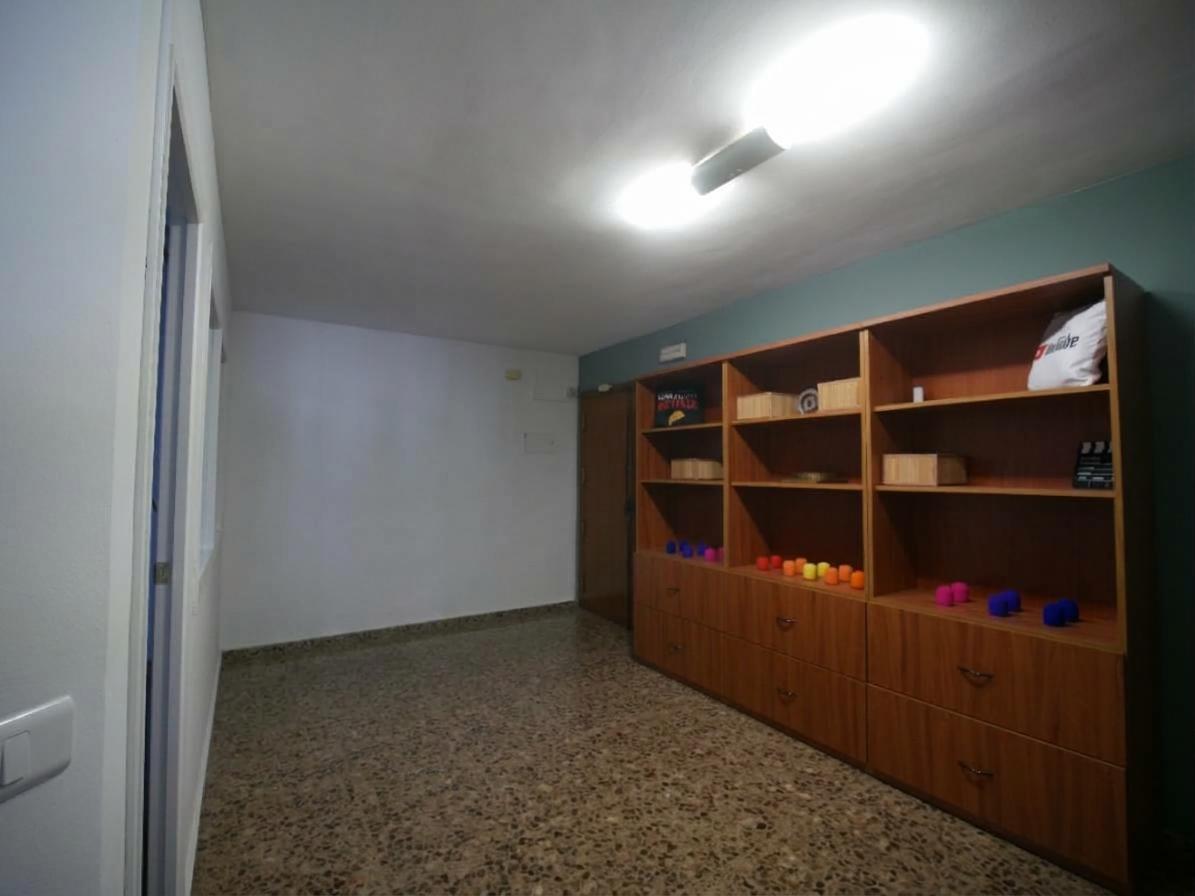 Imagen 3 Oficina Comercial en venta en Vall D´uixó La / En plena avenida Jaime I el conqueridor.