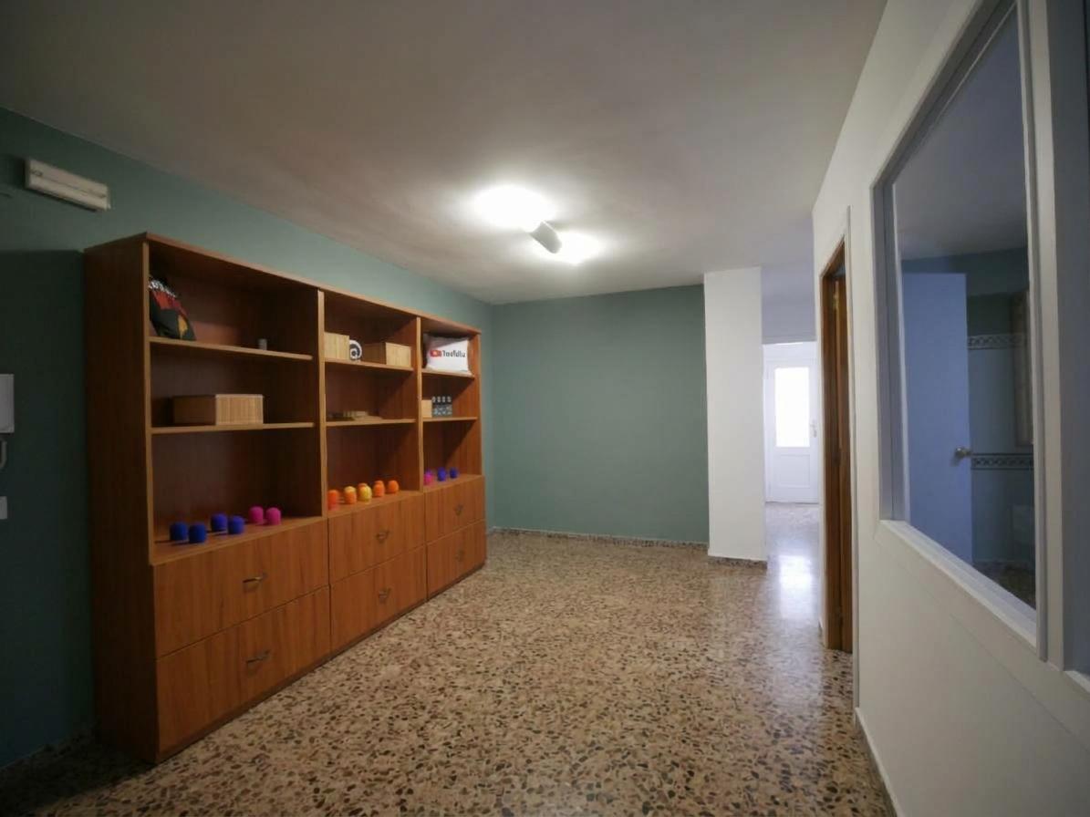 Imagen 2 Oficina Comercial en venta en Vall D´uixó La / En plena avenida Jaime I el conqueridor.