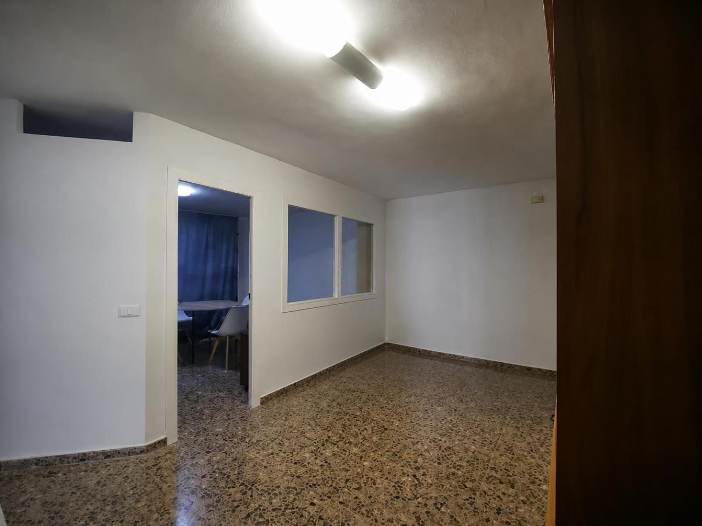 Imagen 4 Oficina Comercial en venta en Vall D´uixó La / En plena avenida Jaime I el conqueridor.