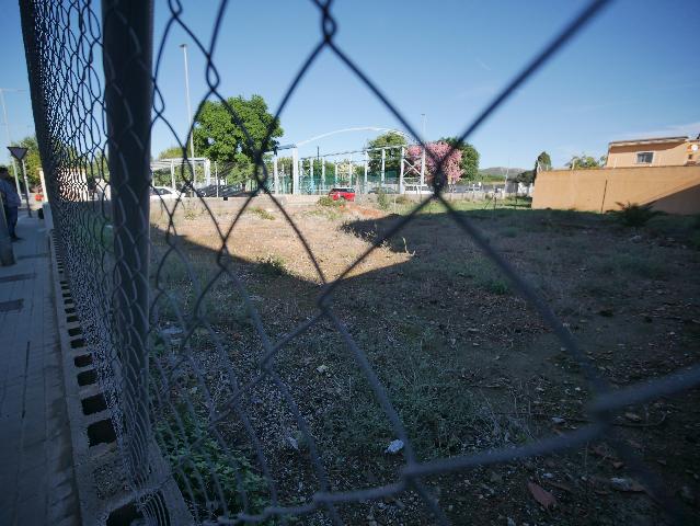 Imagen 2 Inmueble 306753 - Solar Urbano en venta en Benavites / A lado de la cancha cubierta de balonmano y baloncesto