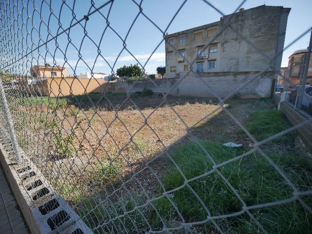 Imagen 1 Inmueble 306753 - Solar Urbano en venta en Benavites / A lado de la cancha cubierta de balonmano y baloncesto