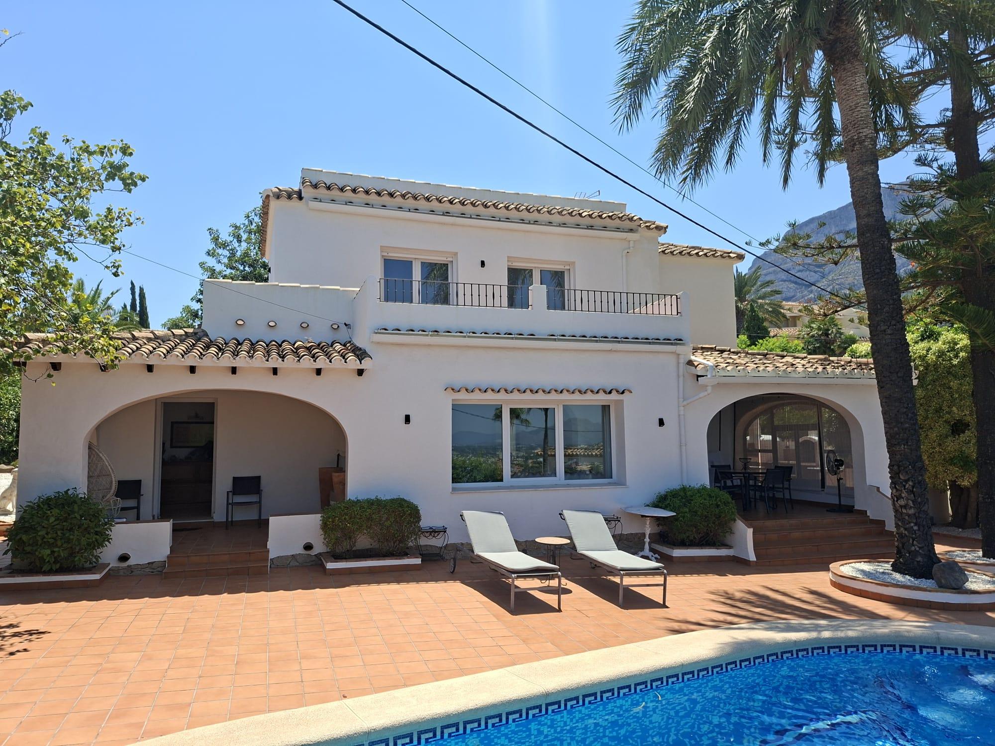 Imagen 1 Casa Aislada en venta en Dénia / Zona santa lucia área residencia cerca de Denia